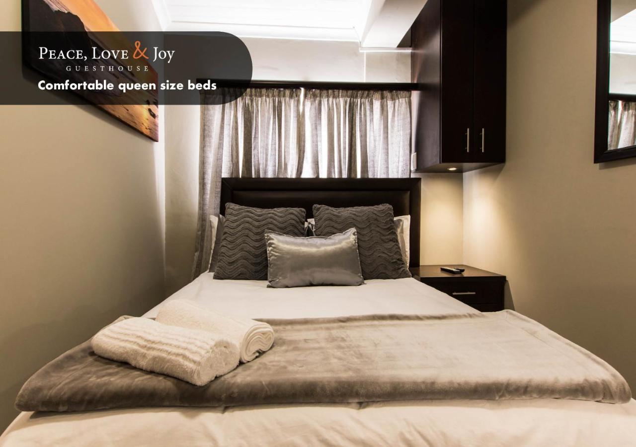 Hotel Peace Love And Joy Self Catering Units à Port Elizabeth Extérieur photo