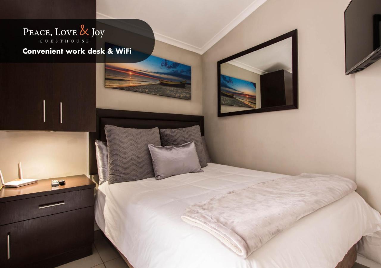 Hotel Peace Love And Joy Self Catering Units à Port Elizabeth Extérieur photo